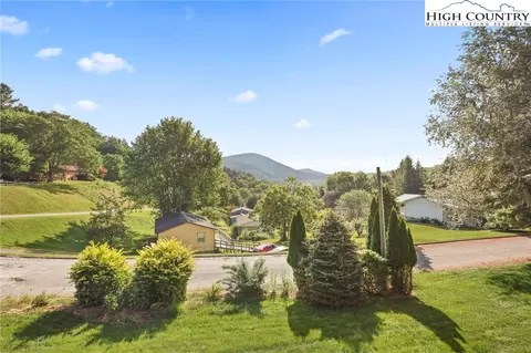 112 Rolling Hills Dr, Boone, NC 28607 photo 4