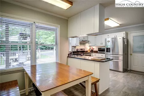 409 Blueberry Ln, Boone, NC 28607 photo 11