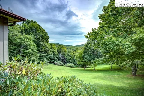 409 Blueberry Ln, Boone, NC 28607 photo 4