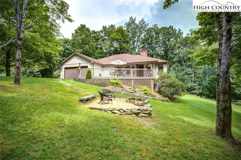 409 Blueberry Ln, Boone, NC 28607 photo 2