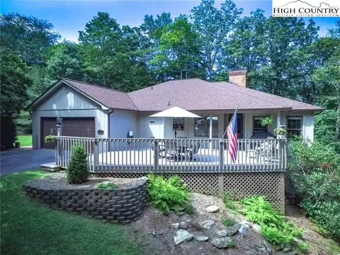409 Blueberry Ln, Boone, NC 28607 photo 3