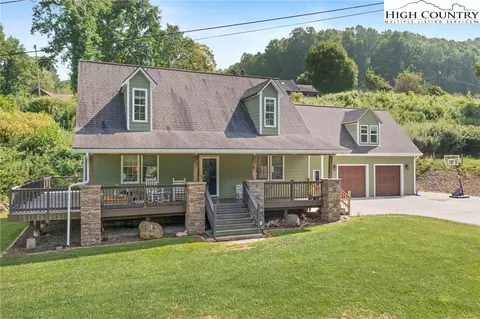 349 Little Elk Rd, Elk Park, NC 28622