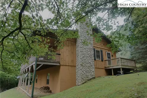1303 Lauren Ln, West Jefferson, NC 28694