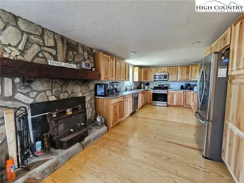 859 Phipps Rd, Sparta, NC 28675 photo 19