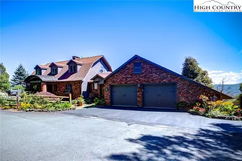 414 Vail Dr, Blowing Rock, NC 28605