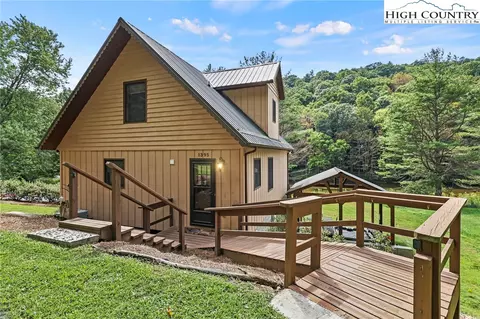 1395 River Front Dr, Jefferson, NC 28640 photo 2
