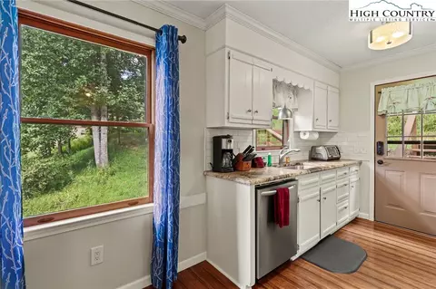 1395 River Front Dr, Jefferson, NC 28640 photo 11