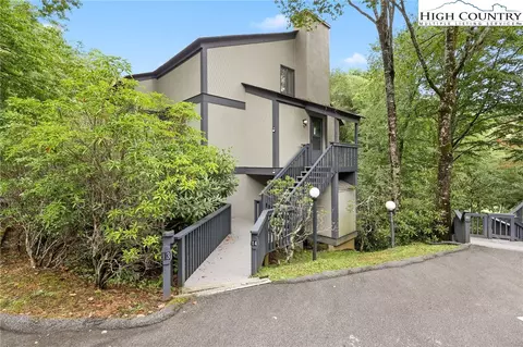 150 Glenwood Ln #D-13, Sugar Mountain, NC 28604