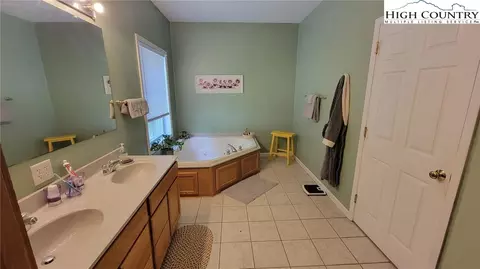 412 Mulberry Mountain Rd, Boone, NC 28607 photo 12