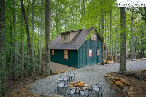 617 Pine Ridge Rd, Beech Mountain, NC 28604