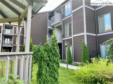 176 Royal Oaks Dr #126, Blowing Rock, NC 28605