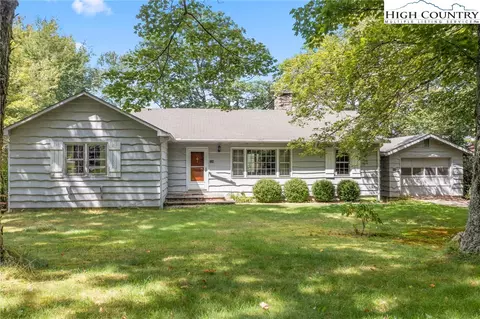 126 Chestnut Cir, Blowing Rock, NC 28605