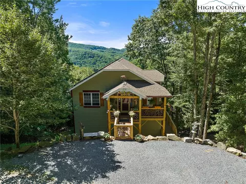 171 Rhododendron Dr, Beech Mountain, NC 28604