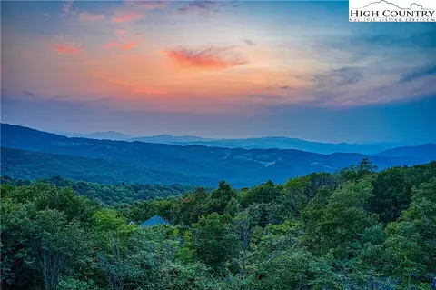 1402 Beech Mountain Pkwy, Beech Mountain, NC 28604