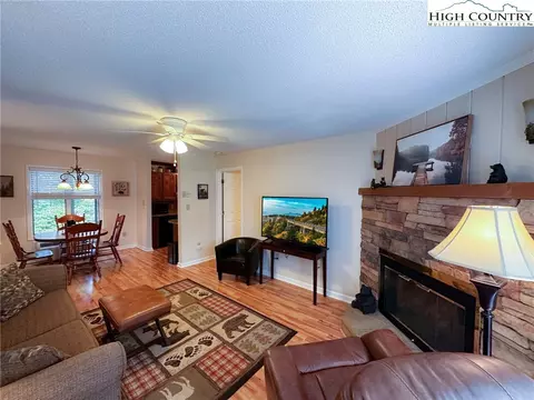 145 Royal Oaks Dr #314, Blowing Rock, NC 28605