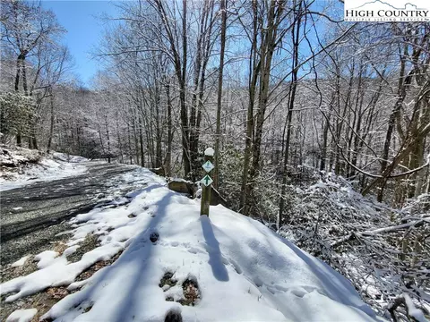 303 Jackpine Rd, Beech Mountain, NC 28604 photo 13
