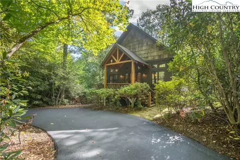 143 Choctaw Cp, Blowing Rock, NC 28605