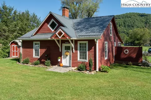 2756 Broadstone Rd, Banner Elk, NC 28604