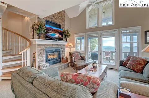 277 Indian Paintbrush Dr #R132, Banner Elk, NC 28604