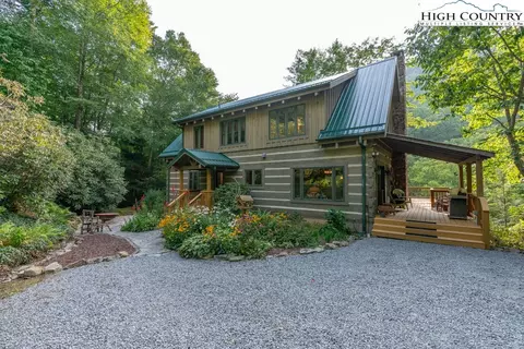 714 Seminole Trl, Elk Park, NC 28622