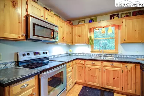 3664 Wildcat Rd, Deep Gap, NC 28618 photo 13