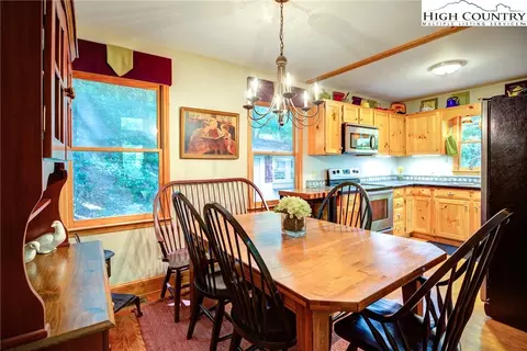 3664 Wildcat Rd, Deep Gap, NC 28618 photo 11
