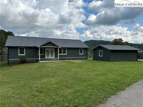 158 Ice Plant St, Elk Park, NC 28622