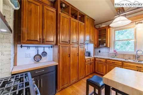 401 S Main St, Dobson, NC 27017 photo 13