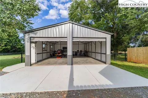 401 S Main St, Dobson, NC 27017 photo 36