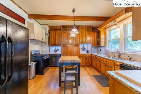 401 S Main St, Dobson, NC 27017 photo 9