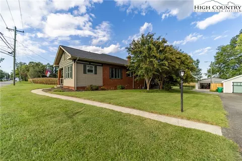 401 S Main St, Dobson, NC 27017 photo 39