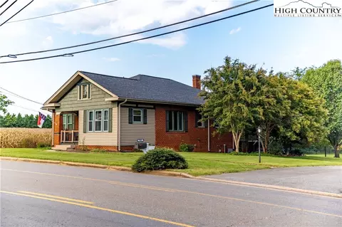401 S Main St, Dobson, NC 27017 photo 2