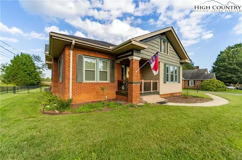 401 S Main St, Dobson, NC 27017