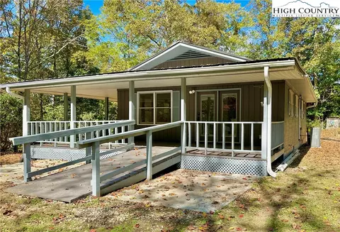 3107 Rabbit Hop Rd, Spruce Pine, NC 28777