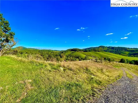36 Village On The New Drive, Jefferson, NC 28640