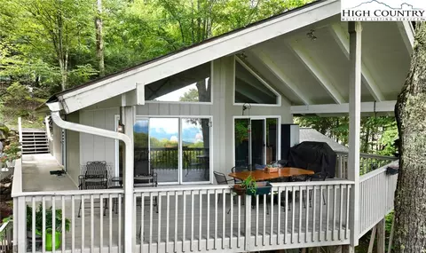 102 Fairway Dr, Beech Mountain, NC 28604