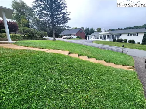 139 Wey St, Boone, NC 28607 photo 3