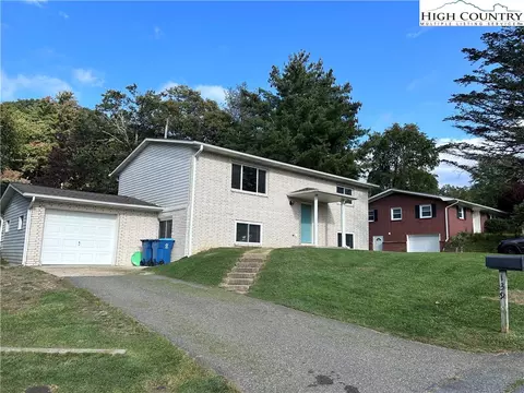 139 Wey St, Boone, NC 28607 photo 2
