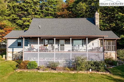 40 Hemlock Hollow Ln, Glade Valley, NC 28627