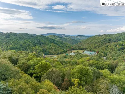 128 Sassafrass Rd, Beech Mountain, NC 28604 photo 1