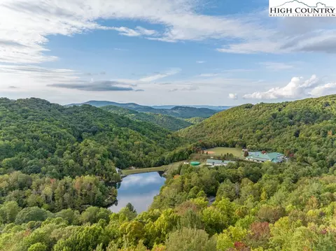 131 Sassafrass Rd, Beech Mountain, NC 28604 photo 1