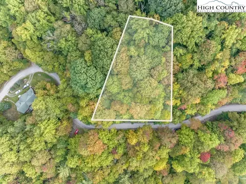 124 Deergrass Rd, Beech Mountain, NC 28604 photo 2
