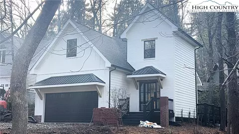 179 Country Club Ln, Blowing Rock, NC 28605