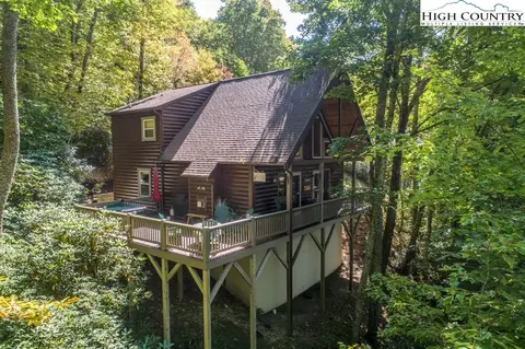 60 Cabin Ridge Ln, Banner Elk, NC 28604