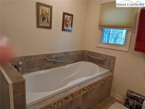 276 Hidden Ridge Rd, Deep Gap, NC 28618 photo 22