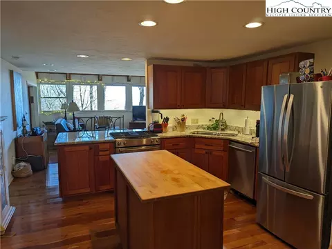276 Hidden Ridge Rd, Deep Gap, NC 28618 photo 6