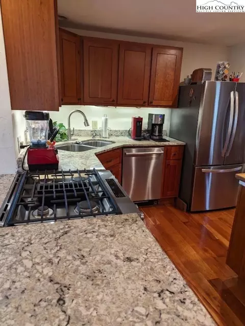 276 Hidden Ridge Rd, Deep Gap, NC 28618 photo 9