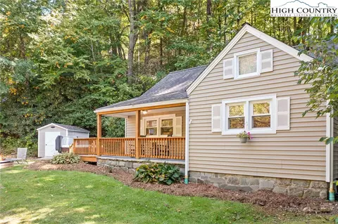 207 Old Turnpike Rd, Banner Elk, NC 28604