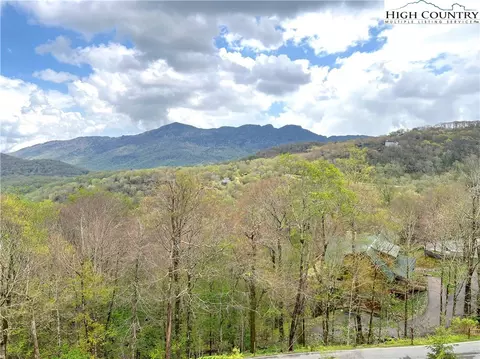 202 Ridgeline Dr #20D, Sugar Mountain, NC 28604