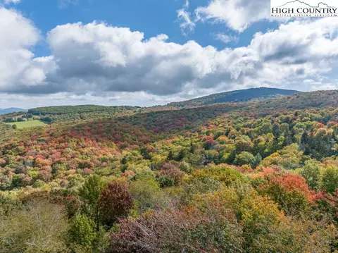 125 E Blueberry Ln, Beech Mountain, NC 28604 photo 17